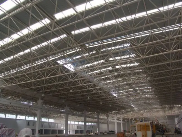 杨浦网架工程施工中需要注意哪些事项？